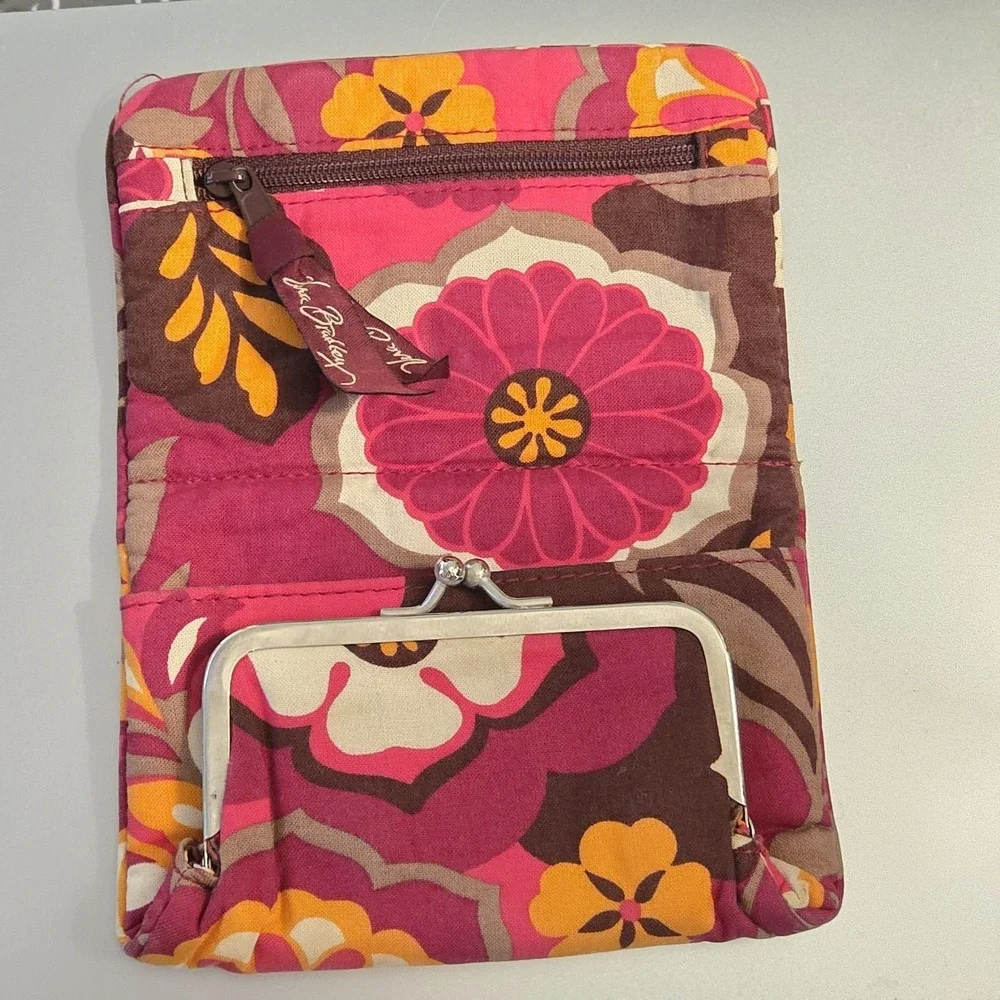 VERA BRADLEY Compact Taxi Wallet - Clear ID - Kisslock Coin - Carnaby - Picture 3 of 10